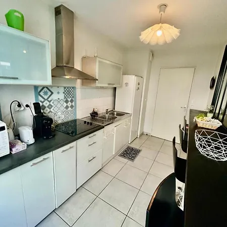 3 Chambres, Metro Tram A 50 M, Double Parking Prive ! Vaulx-en-Velin Exterior photo