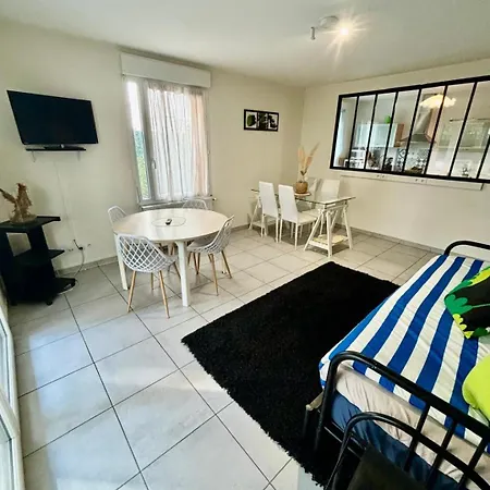 3 Chambres, Metro Tram A 50 M, Double Parking Prive ! Vaulx-en-Velin Exterior photo