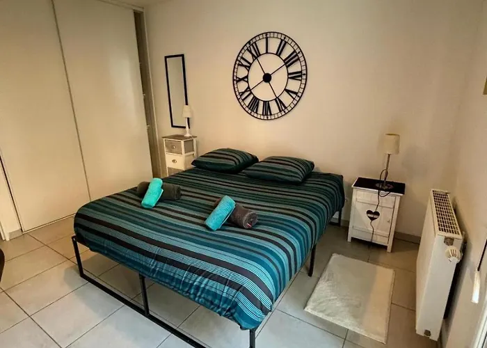 3 Chambres, Metro Tram A 50 M, Double Parking Prive !