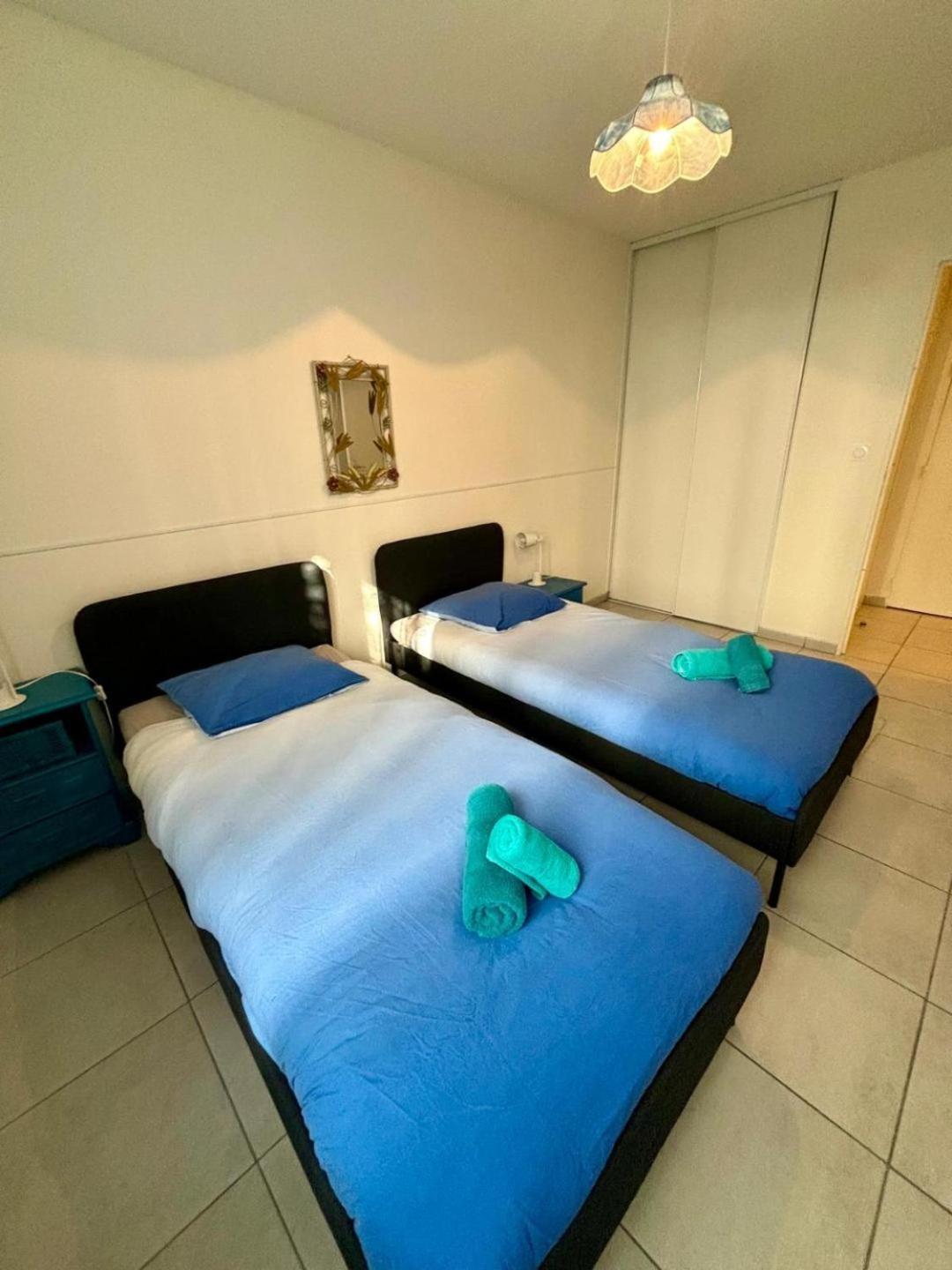 3 Chambres, Metro Tram A 50 M, Double Parking Prive ! Vaulx-en-Velin